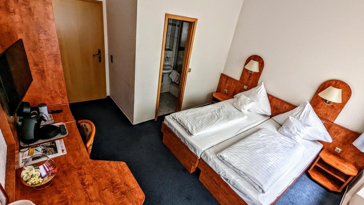 קאסל Hotel Am Rathaus מראה חיצוני תמונה