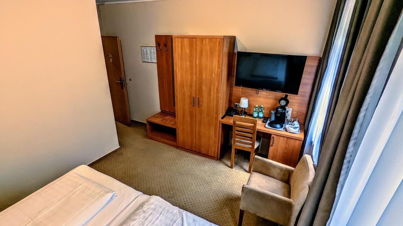 קאסל Hotel Am Rathaus מראה חיצוני תמונה