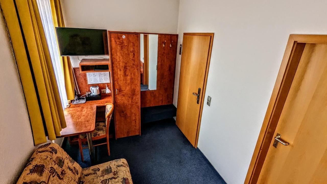 קאסל Hotel Am Rathaus מראה חיצוני תמונה