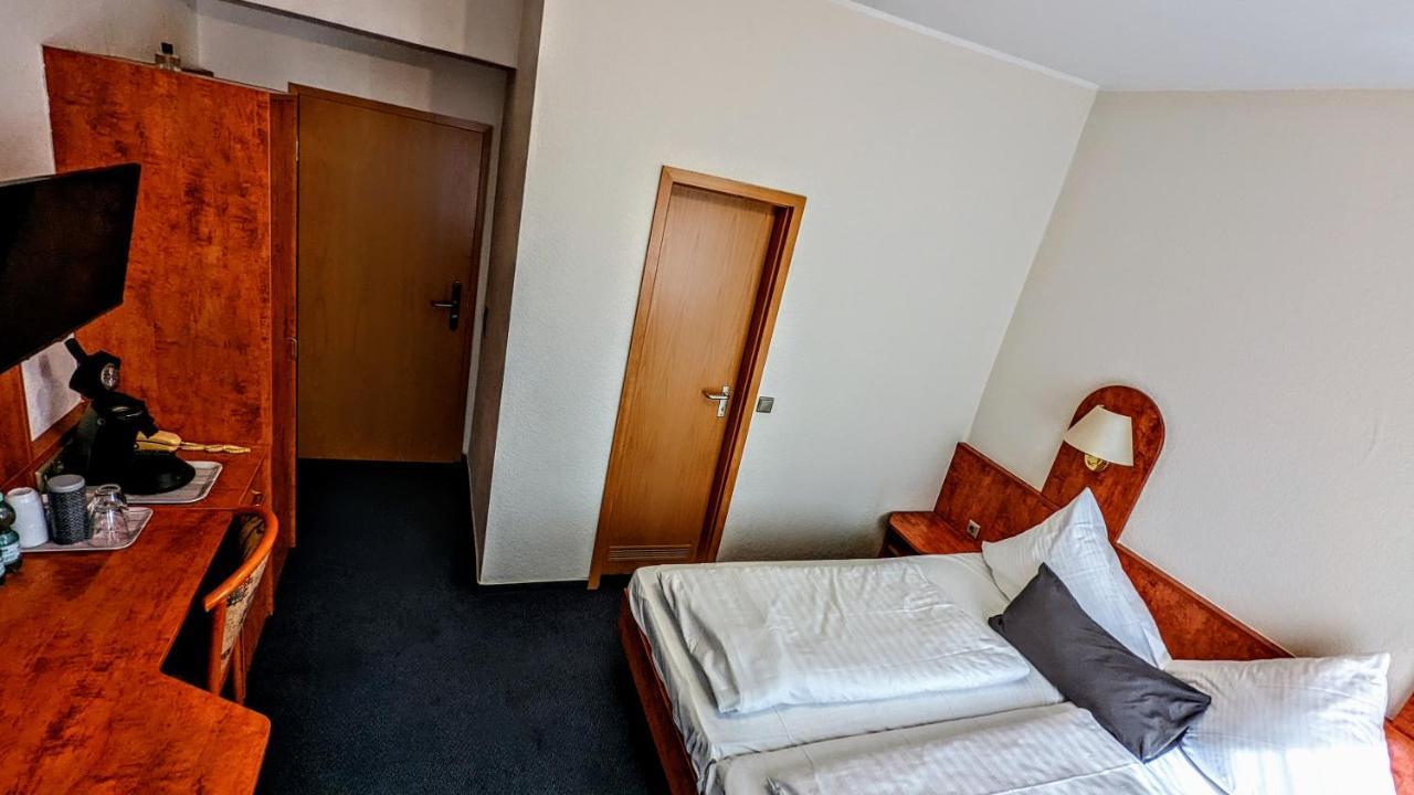 קאסל Hotel Am Rathaus מראה חיצוני תמונה