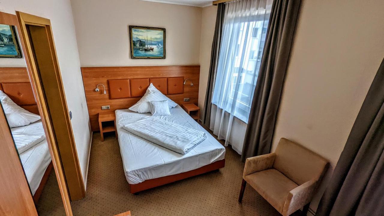 קאסל Hotel Am Rathaus מראה חיצוני תמונה