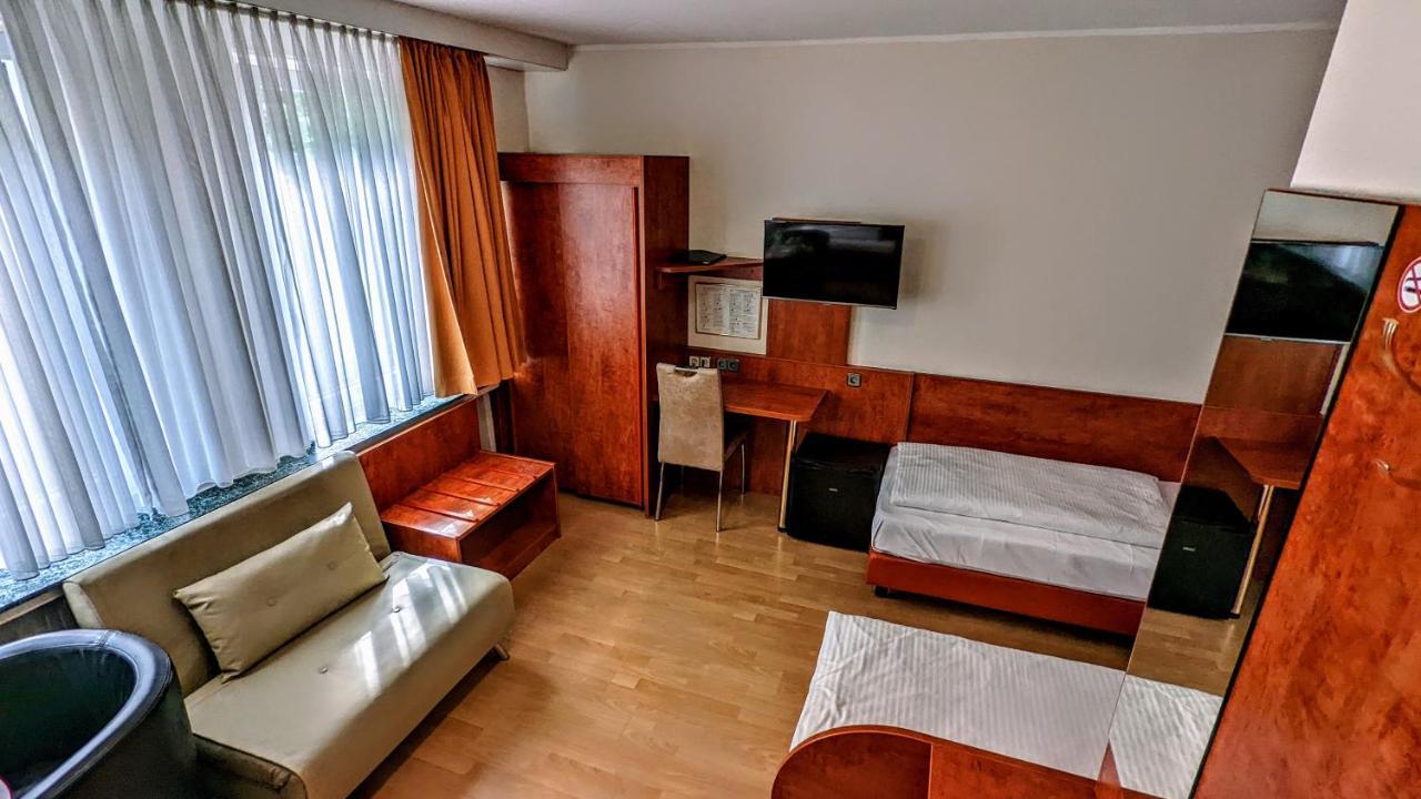 קאסל Hotel Am Rathaus מראה חיצוני תמונה
