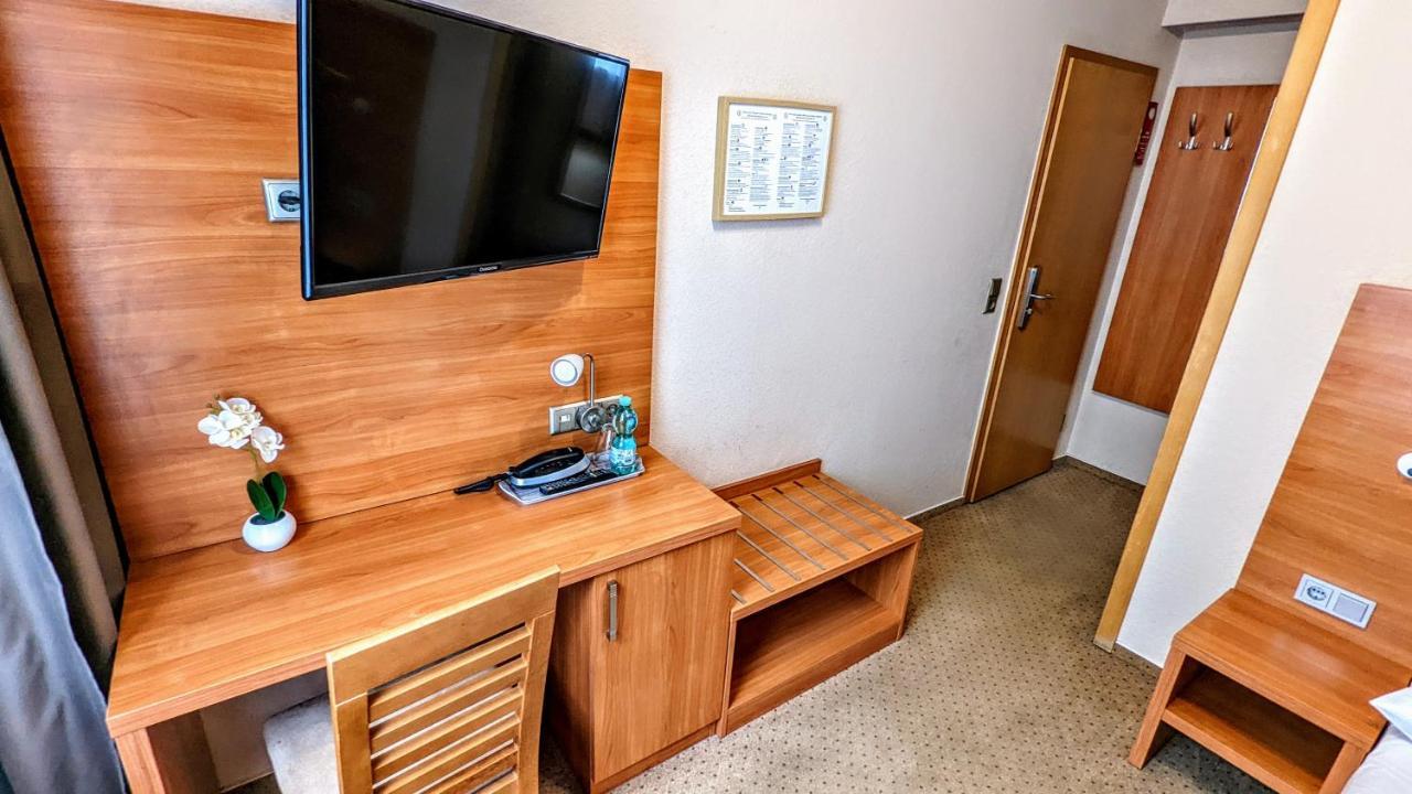 קאסל Hotel Am Rathaus מראה חיצוני תמונה