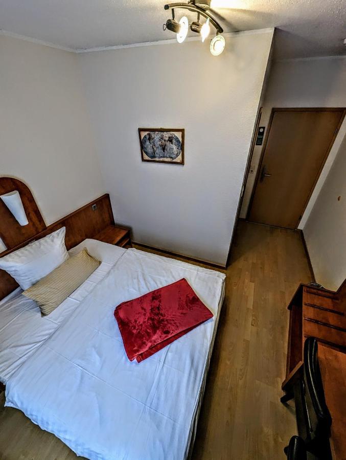 קאסל Hotel Am Rathaus מראה חיצוני תמונה