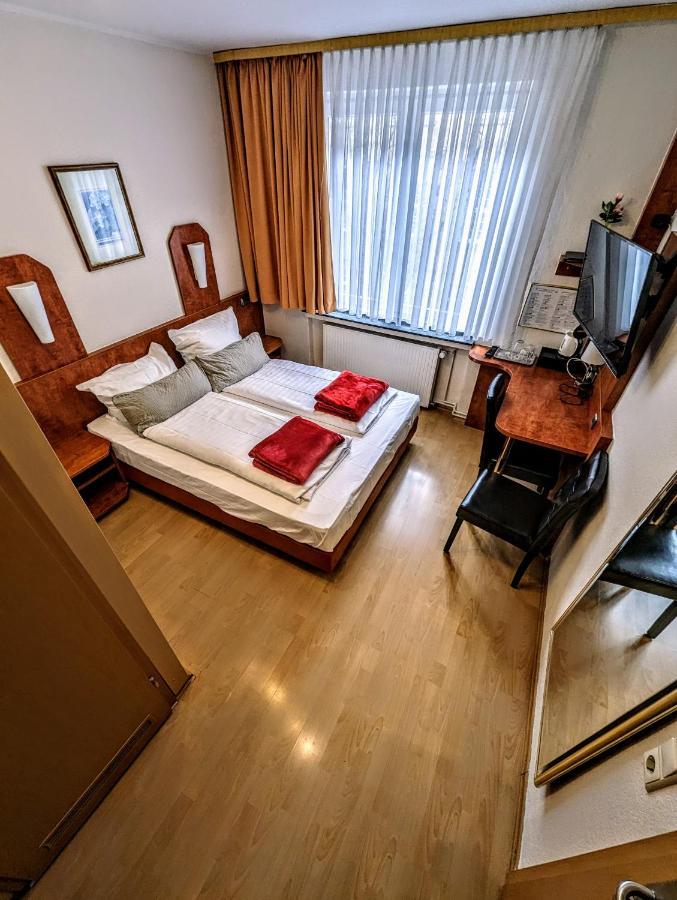 קאסל Hotel Am Rathaus מראה חיצוני תמונה