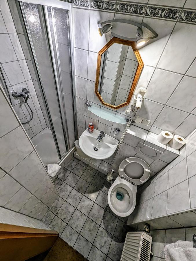 קאסל Hotel Am Rathaus מראה חיצוני תמונה