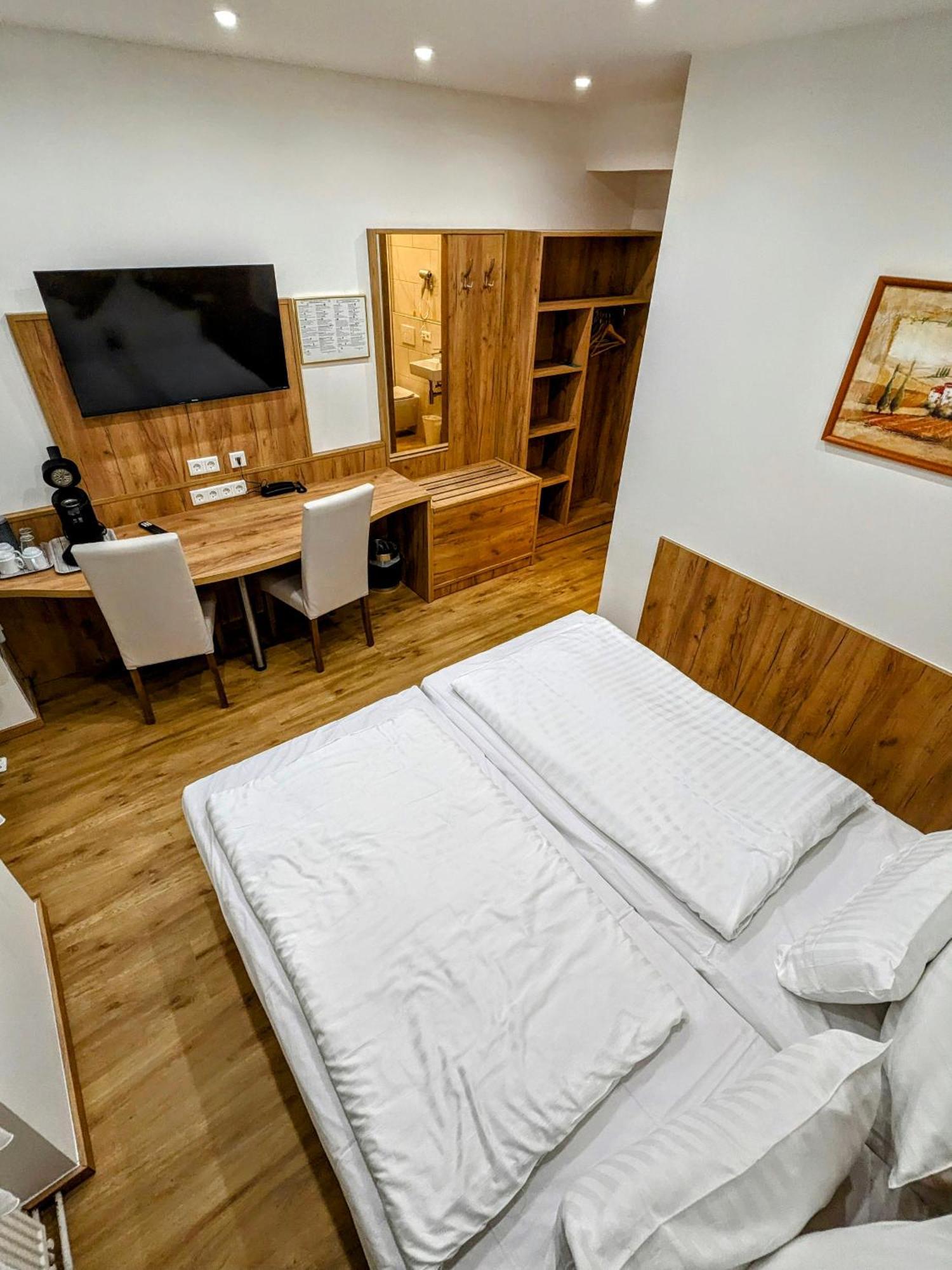 קאסל Hotel Am Rathaus מראה חיצוני תמונה