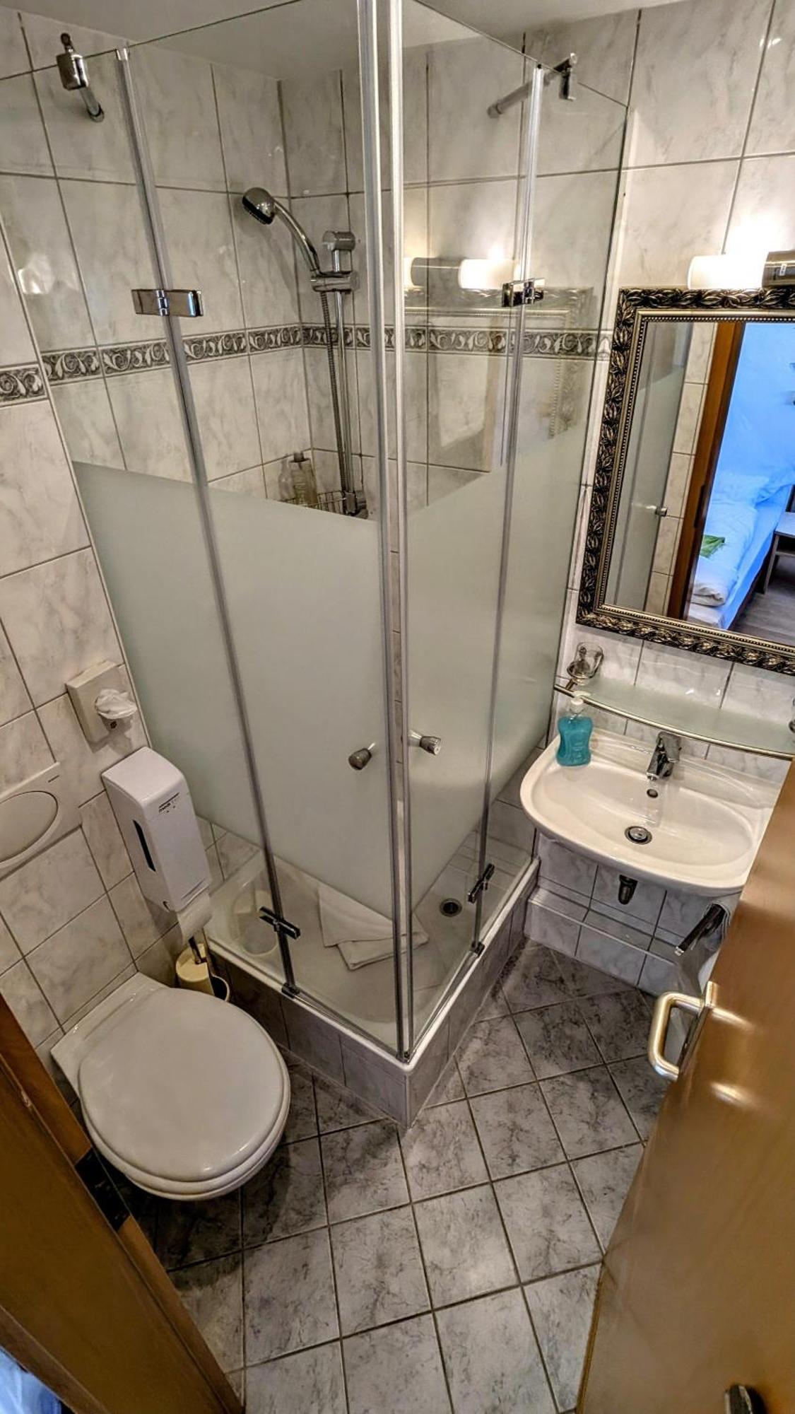 קאסל Hotel Am Rathaus מראה חיצוני תמונה