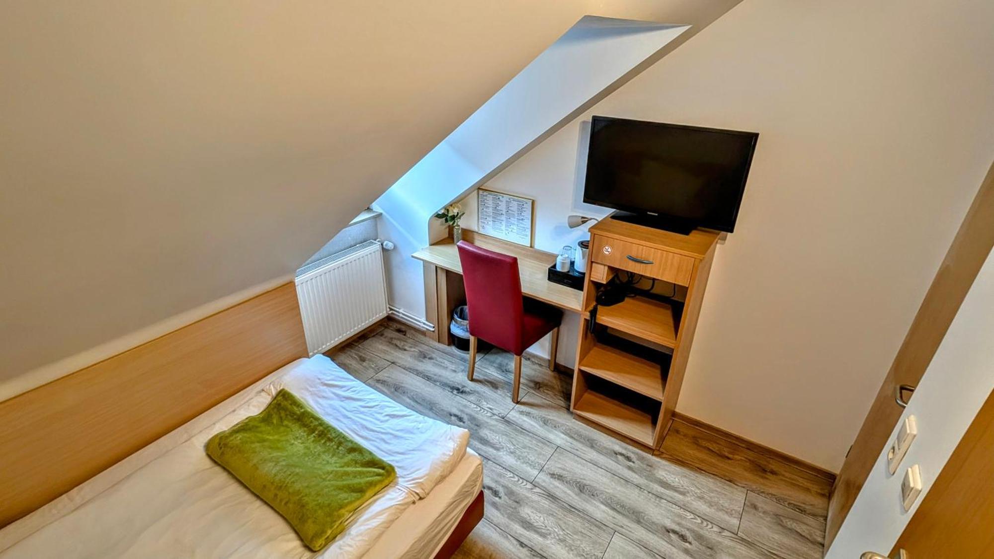 קאסל Hotel Am Rathaus מראה חיצוני תמונה